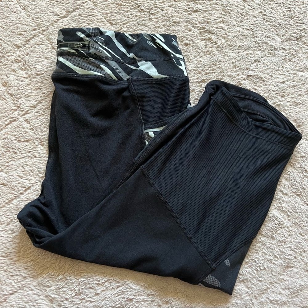 Athleta Cropped Workout Leggings Athletic Yoga Running Athleisure Pilates Size L